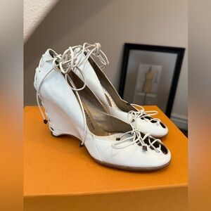 Vintage Donald J Pliner Honey White Lace Up Peep Toe Wedge Heels Bridal Sz 7.5